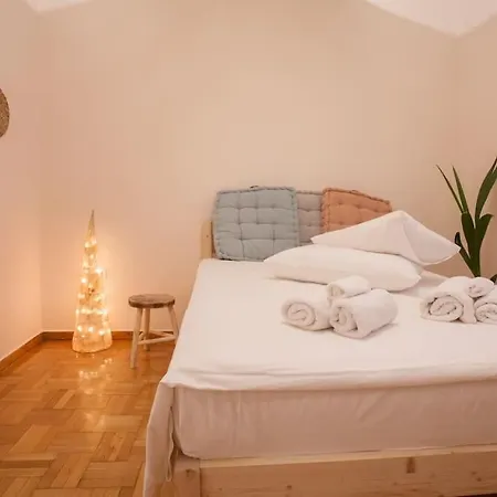 By Locals Tribe Studio Apartment *