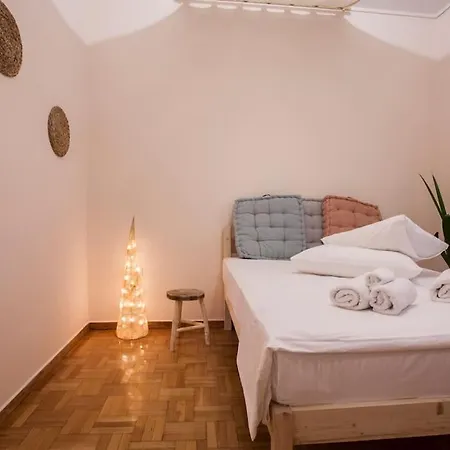 By Locals Tribe Studio Apartment *